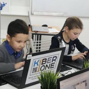 KiberOne объявляет набор юных программистов в Усть-Каменогорске - КИБЕРшкола программирования для детей, компьютерные курсы для школьников, начинающих и подростков - KIBERone г. Семилуки